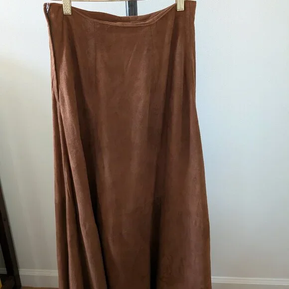 Suede Vintage Burberry Skirt - Picture 2 of 8
